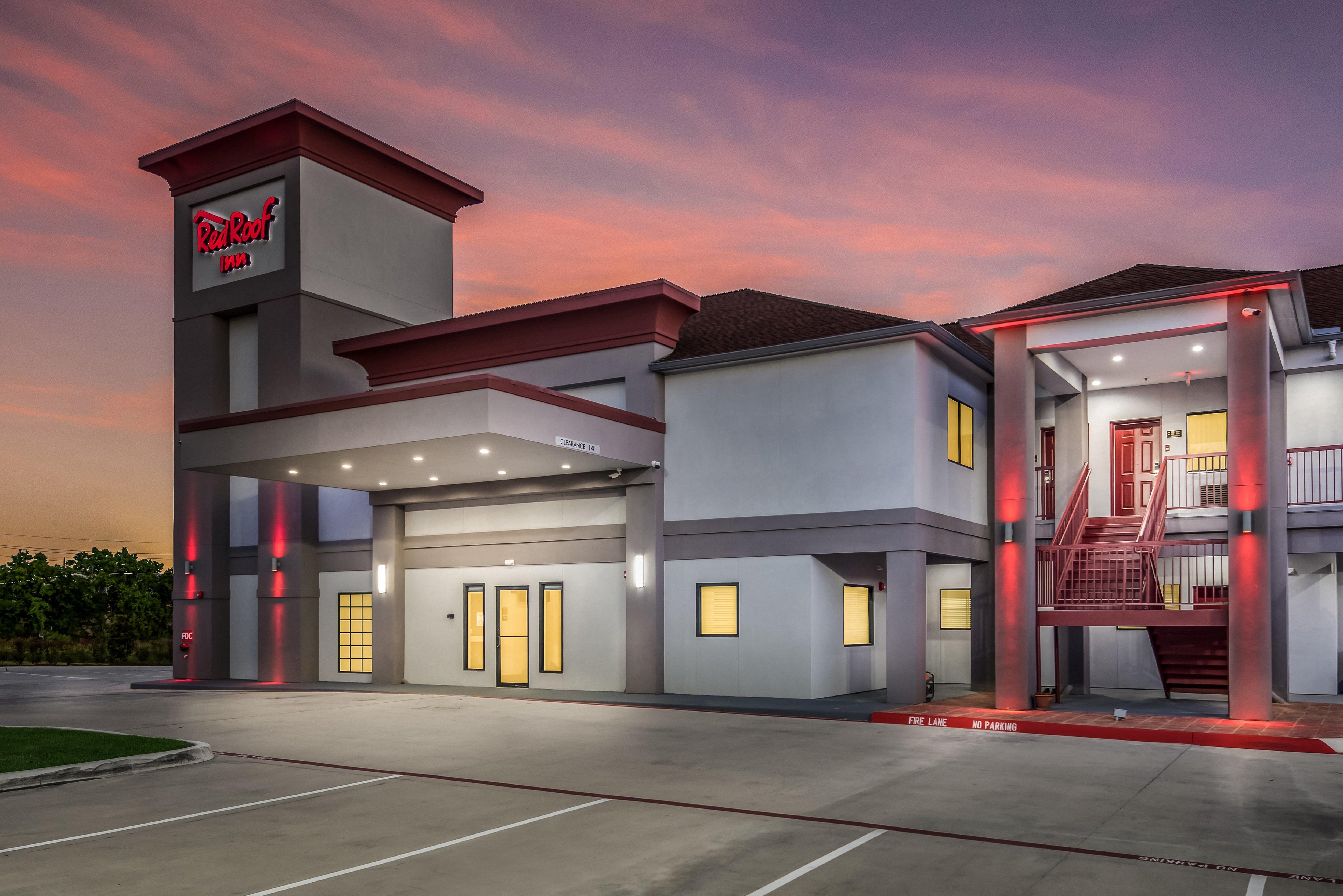 Red Roof Inn Baytown Exterior photo